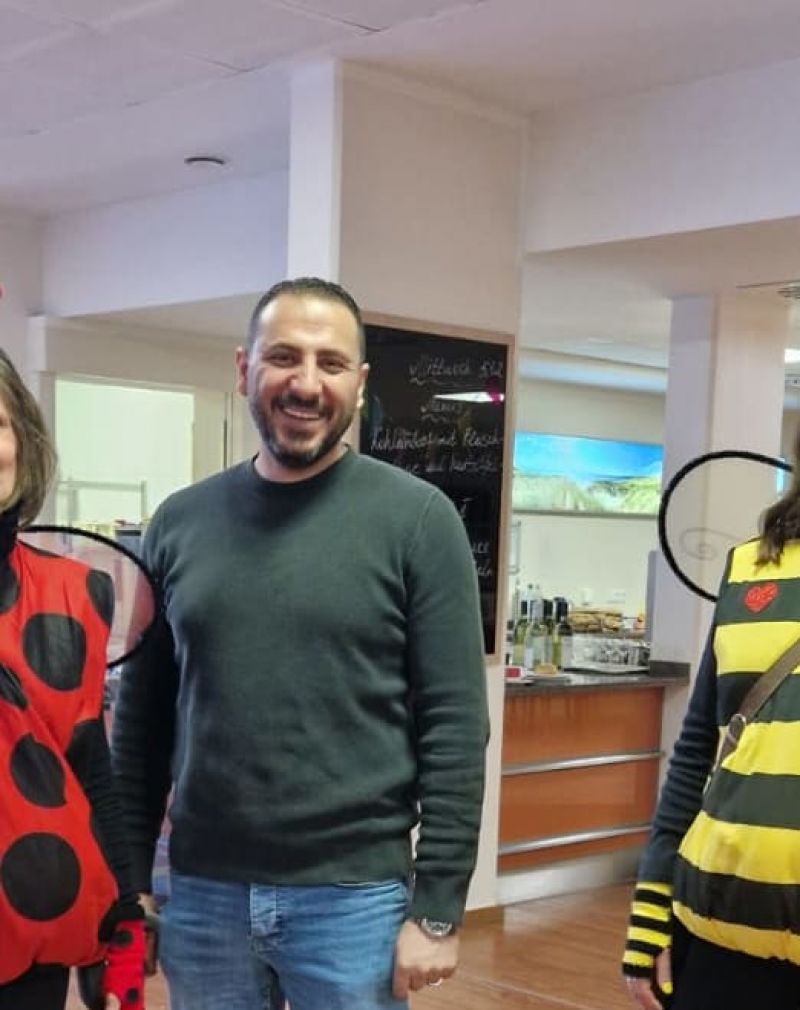 Abdullah freut sich.